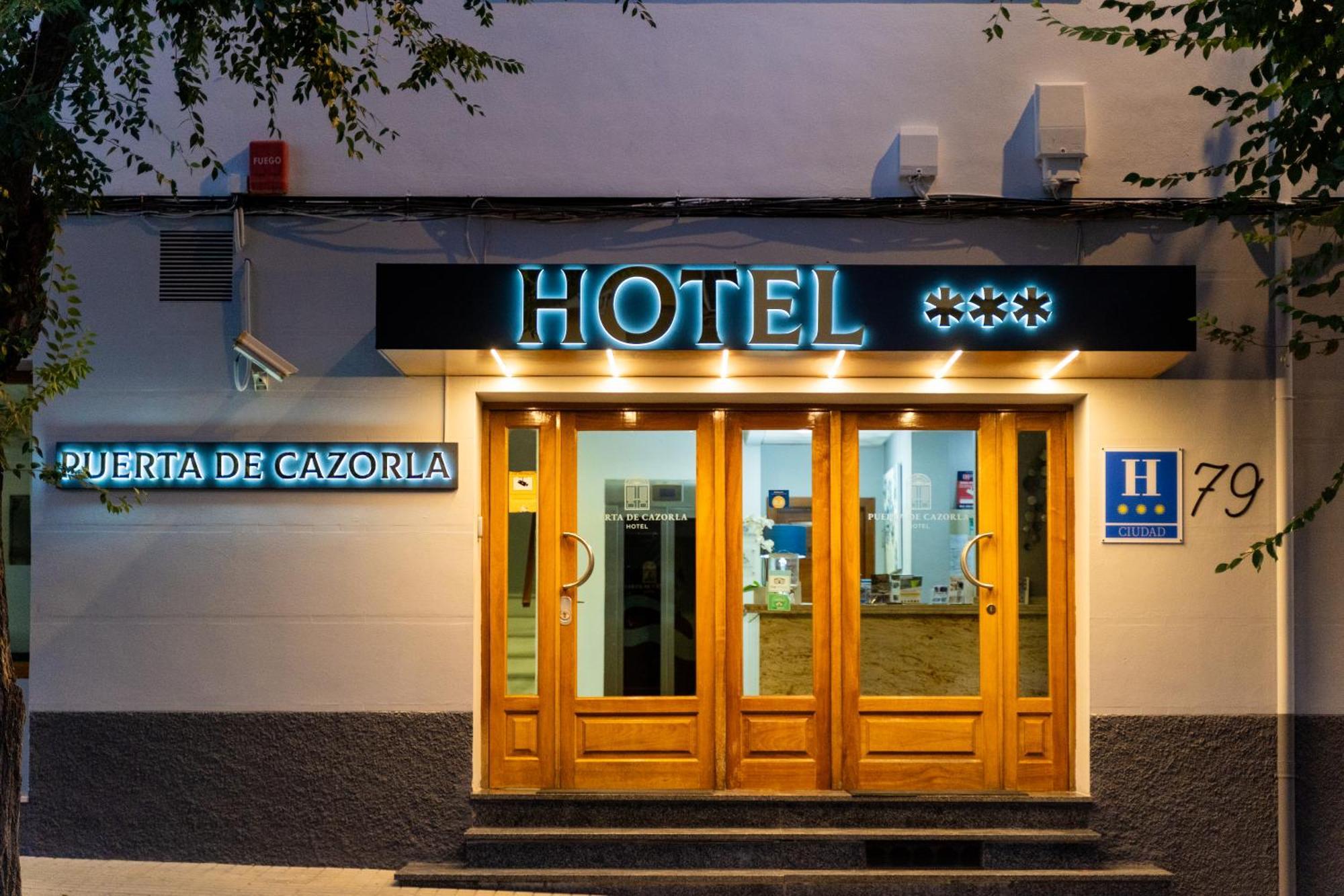 Hotel Puerta De Cazorla Exterior photo