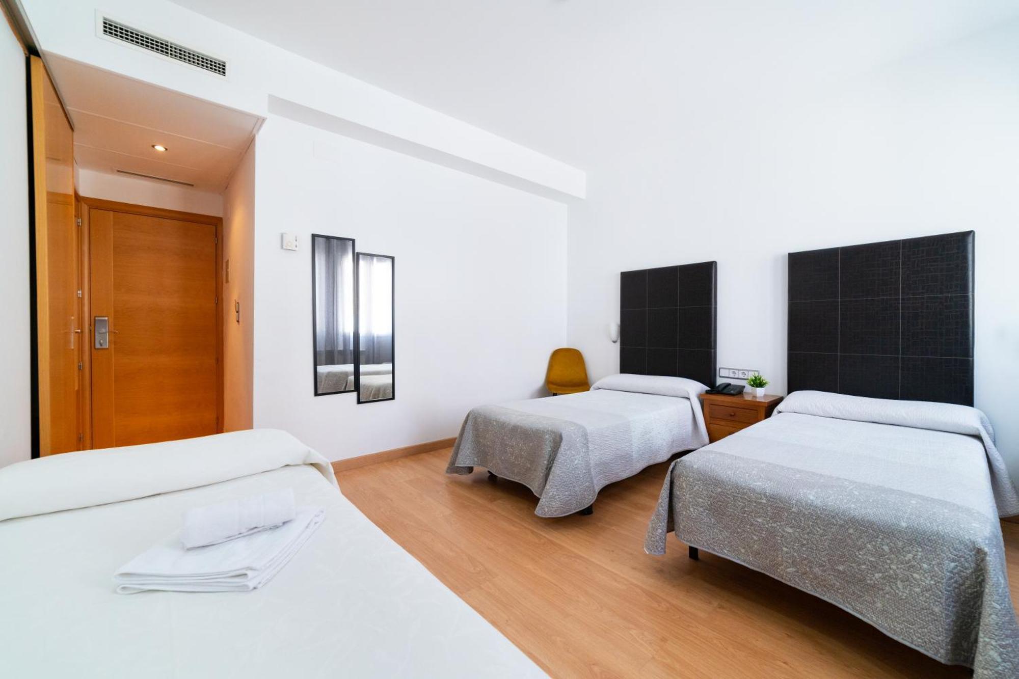 Hotel Puerta De Cazorla Exterior photo